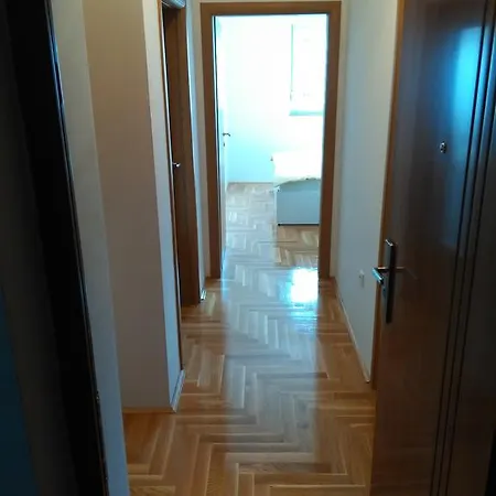 Apartment Apartman Dona