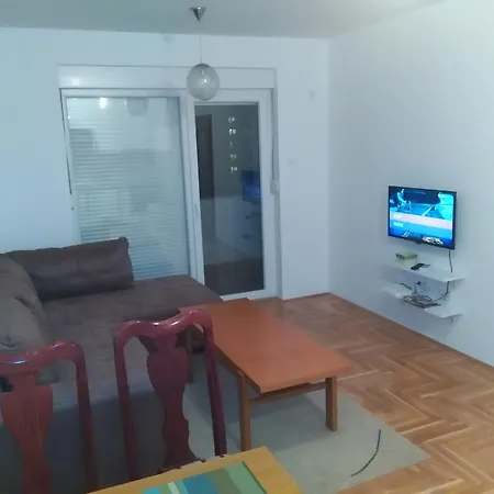 Apartman Dona トレビニエ