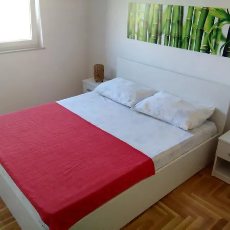 Apartman Dona アパート *