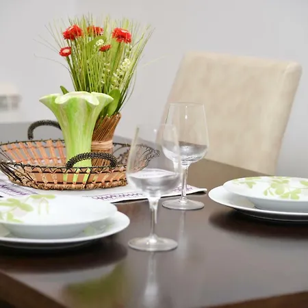 Apartman Dona アパート *