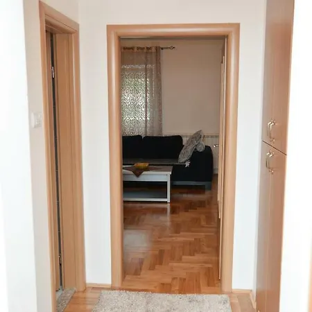 Apartman Dona * トレビニエ