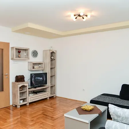 Apartman Dona *